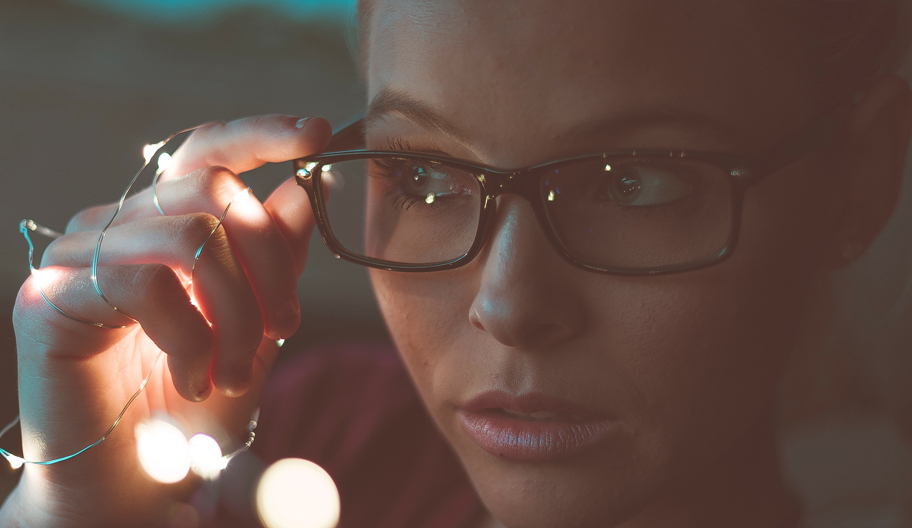 Cinco maus hábitos que podem comprometer a visão